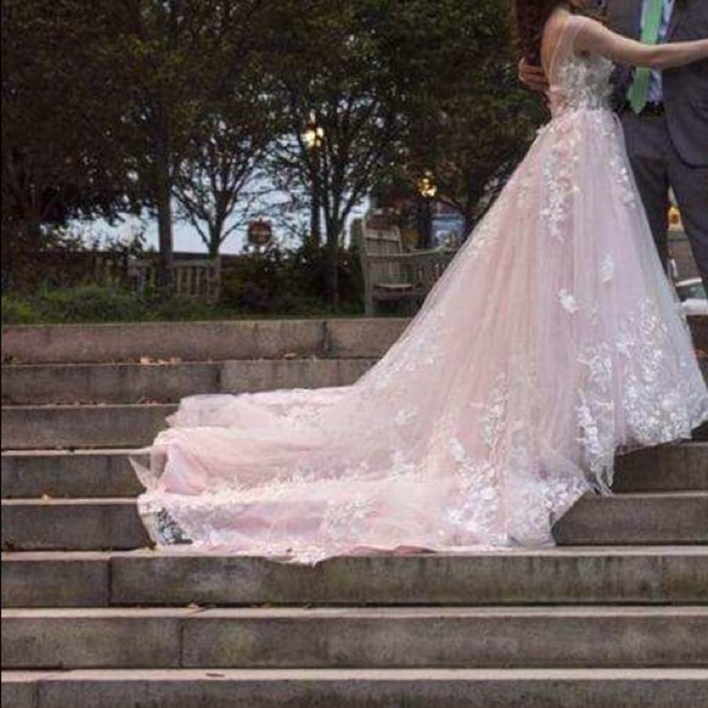 Gorgeous Wedding Gown